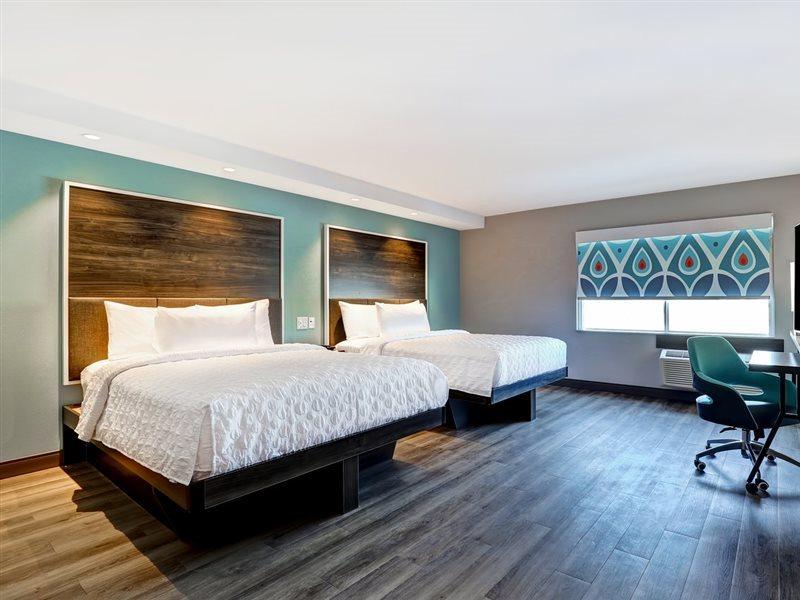 Tru By Hilton Edmonton Windermere מראה חיצוני תמונה