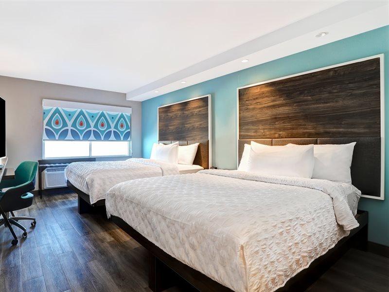 Tru By Hilton Edmonton Windermere מראה חיצוני תמונה