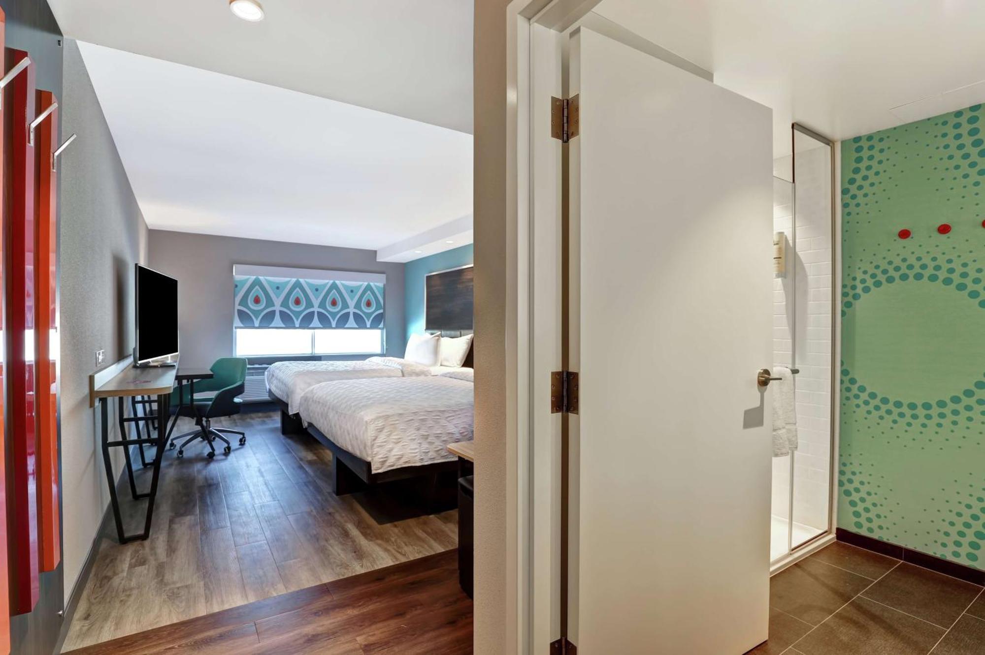 Tru By Hilton Edmonton Windermere מראה חיצוני תמונה