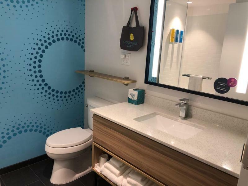 Tru By Hilton Edmonton Windermere מראה חיצוני תמונה